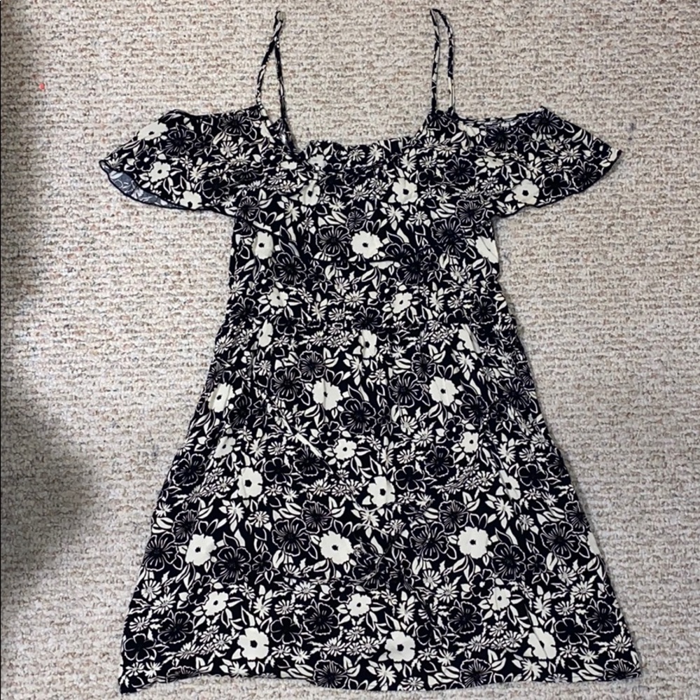 Hollister B&W Tropical Dress, Size: Large